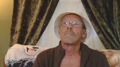 mapleman35 live cam on Cam4