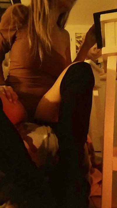 margot30 live cam on Cam4