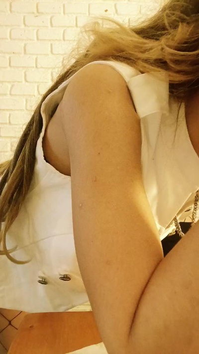 margot30 live cam on Cam4