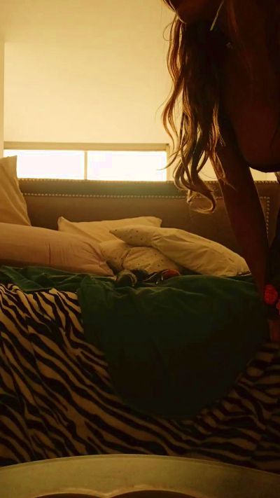margot30 live cam on Cam4