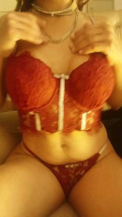 margot30 live cam on Cam4