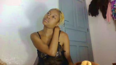 marhot6 live cam on Cam4
