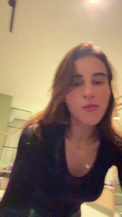 mari_fun live cam on Cam4