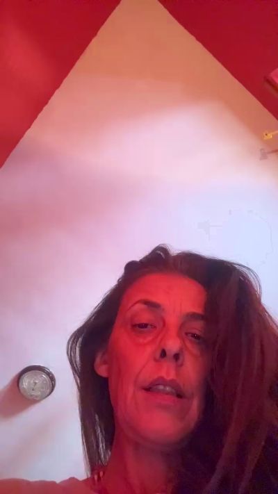mariachatelain5 live cam on Cam4