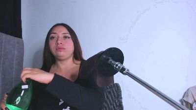 mariana_castro9 live cam on Cam4