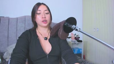 mariana_castro9 live cam on Cam4