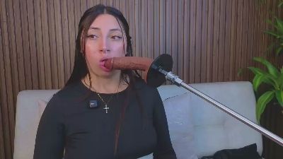 mariana_castro9 live cam on Cam4