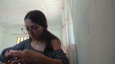 marianne8 live cam on Cam4