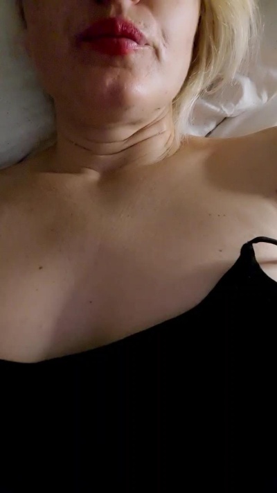 mariaperla live cam on Cam4
