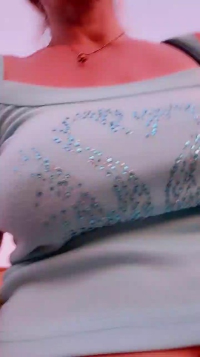 mariaperla live cam on Cam4