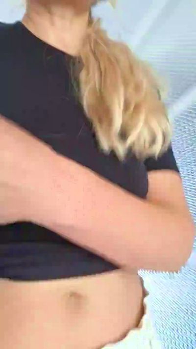 mariaperla live cam on Cam4