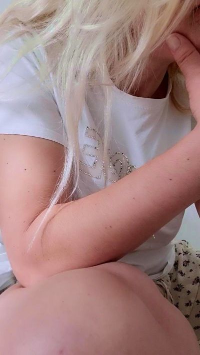 mariaperla live cam on Cam4