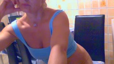 mariaperla live cam on Cam4