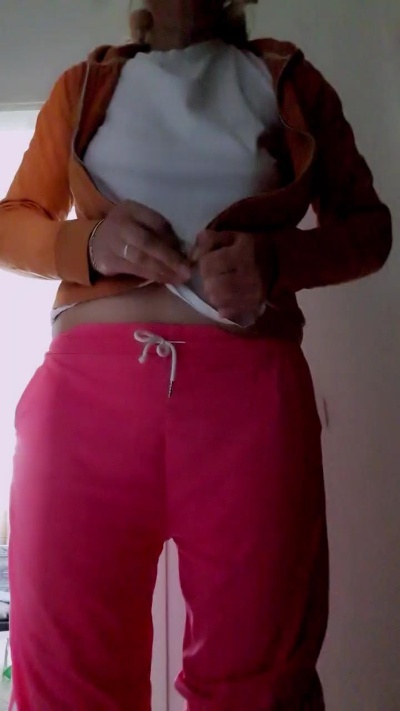 mariaperla live cam on Cam4