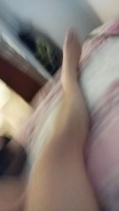marie67ans live cam on Cam4