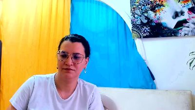marilyn_Garcia live cam on Cam4