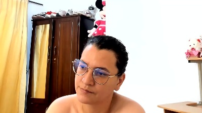 marilyn_Garcia live cam on Cam4