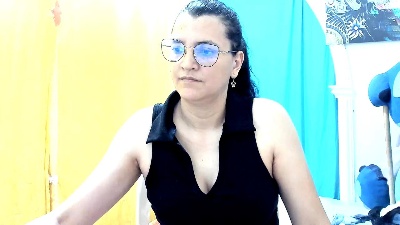 marilyn_Garcia live cam on Cam4