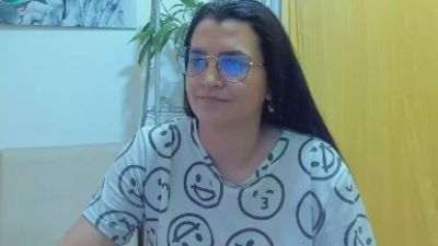 marilyn_Garcia live cam on Cam4
