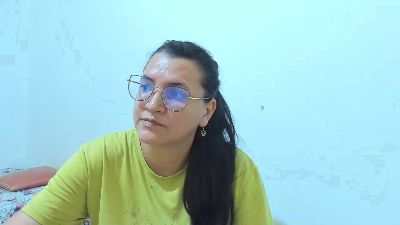 marilyn_Garcia live cam on Cam4