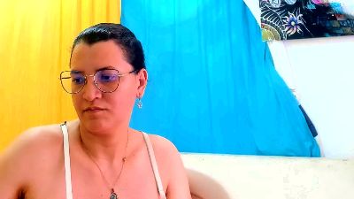 marilyn_Garcia live cam on Cam4