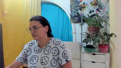 marilyn_Garcia live cam on Cam4