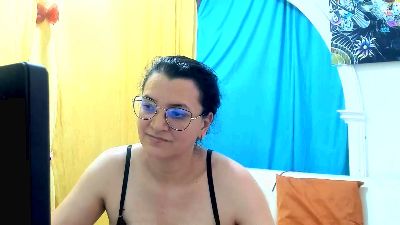 marilyn_Garcia live cam on Cam4