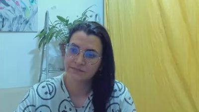 marilyn_Garcia live cam on Cam4
