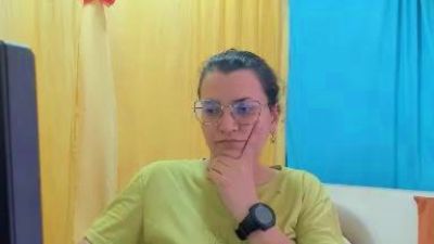 marilyn_Garcia live cam on Cam4