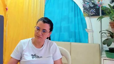 marilyn_Garcia live cam on Cam4