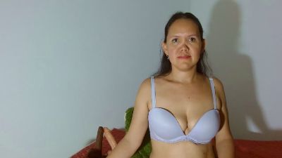 marilynhairy live cam on Cam4