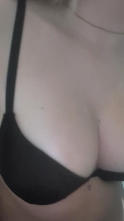 marina334 live cam on Cam4