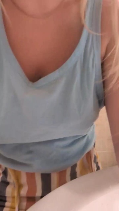 marina334 live cam on Cam4
