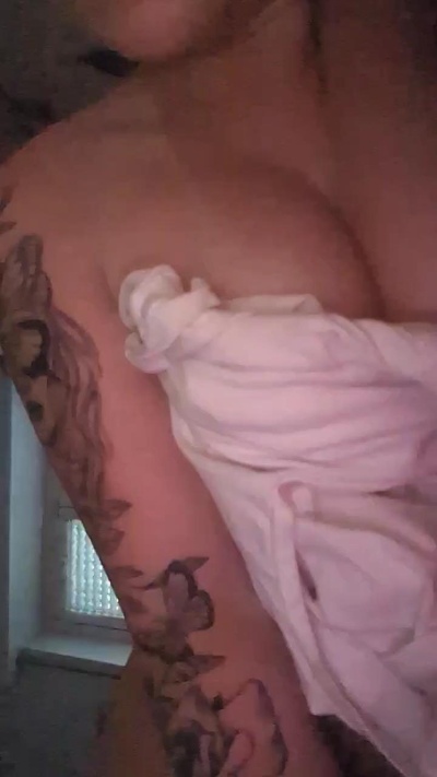 marina334 live cam on Cam4