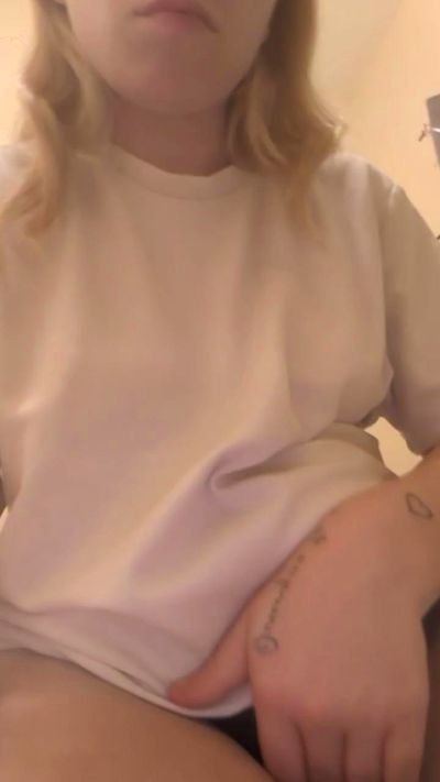 marina334 live cam on Cam4