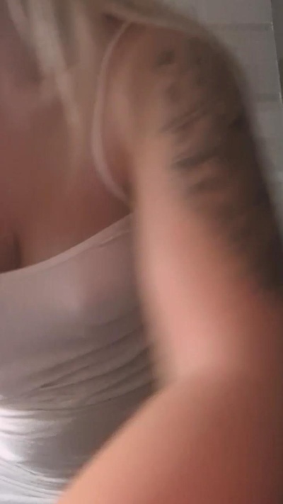 marina334 live cam on Cam4