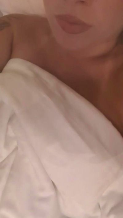 marina334 live cam on Cam4