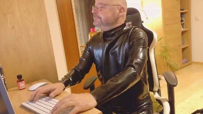 marioandreas live cam on Cam4