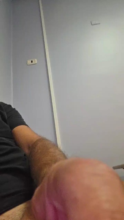 mariob73xxx live cam on Cam4