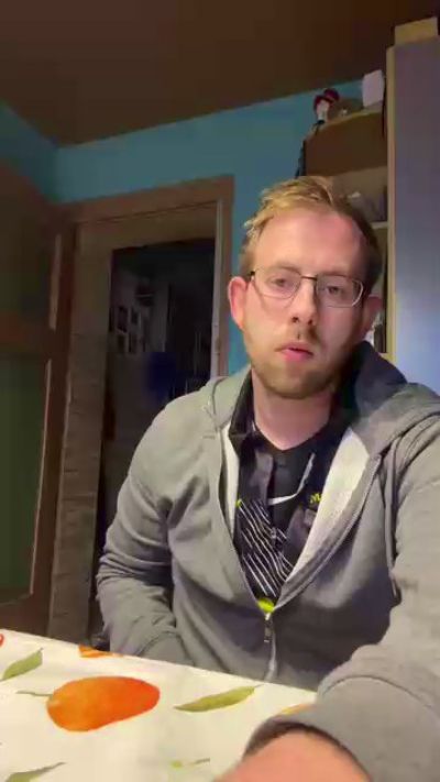 markus1254 live cam on Cam4
