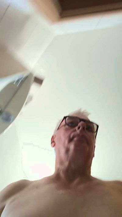 martinio1 live cam on Cam4