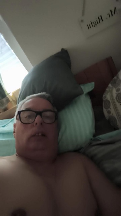 martinio1 live cam on Cam4