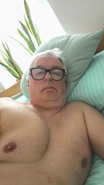martinio1 live cam on Cam4