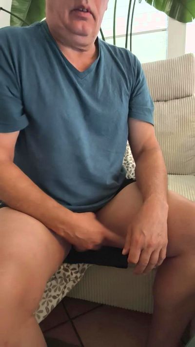martinio1 live cam on Cam4