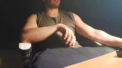 martinsanti19 live cam on Cam4