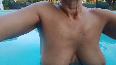 marymonella live cam on Cam4