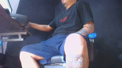 master_bigcock1 live cam on Cam4