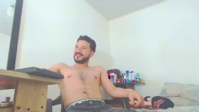 mateooth live cam on Cam4