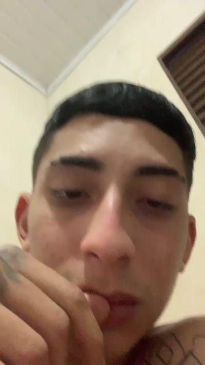 mateus2444 live cam on Cam4