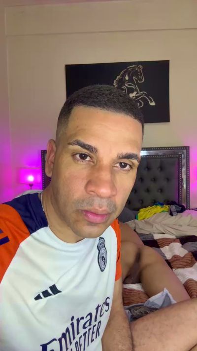 matiushott live cam on Cam4
